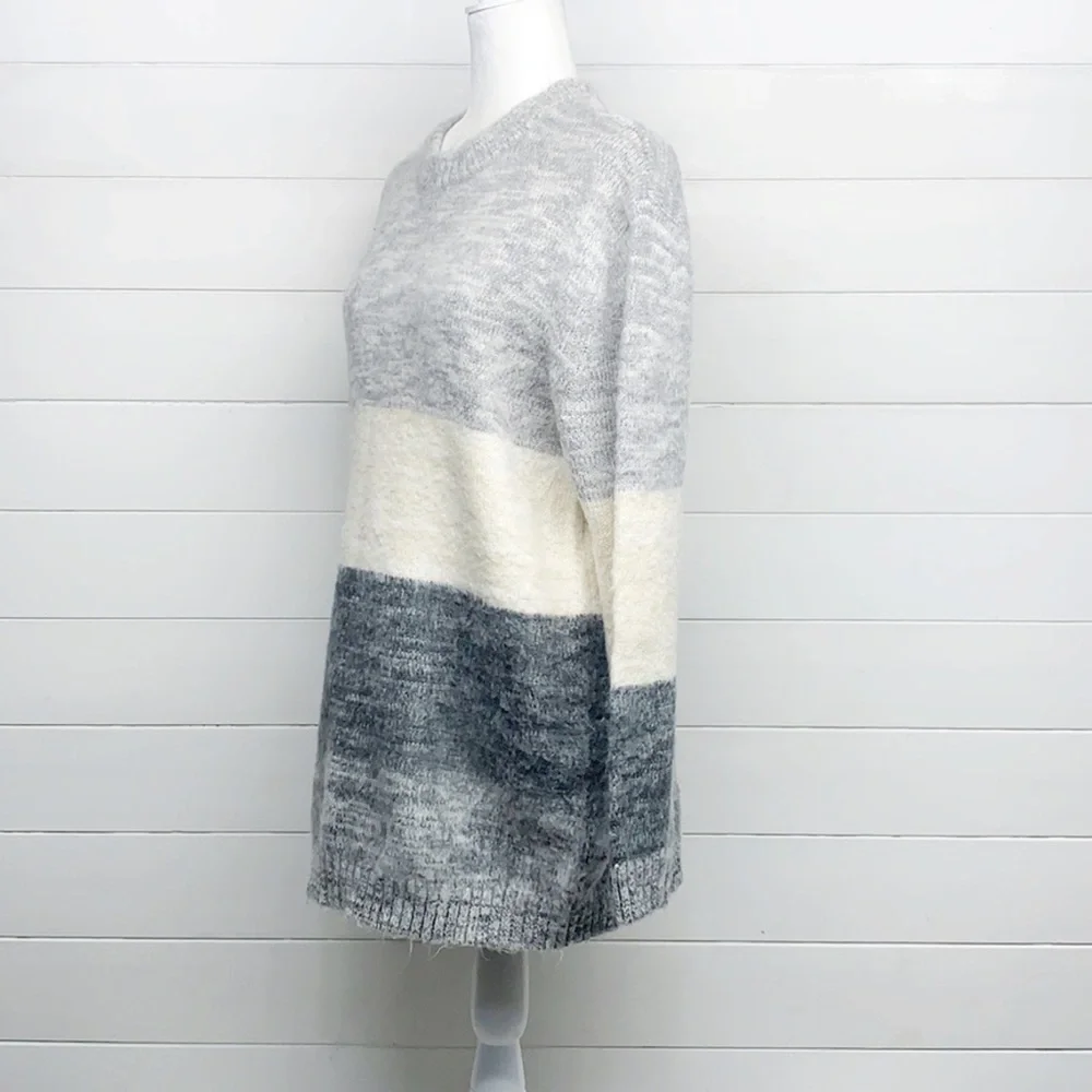 Universal Thread Colorblock Soft Oversized Sweater - Picture 5 of 8